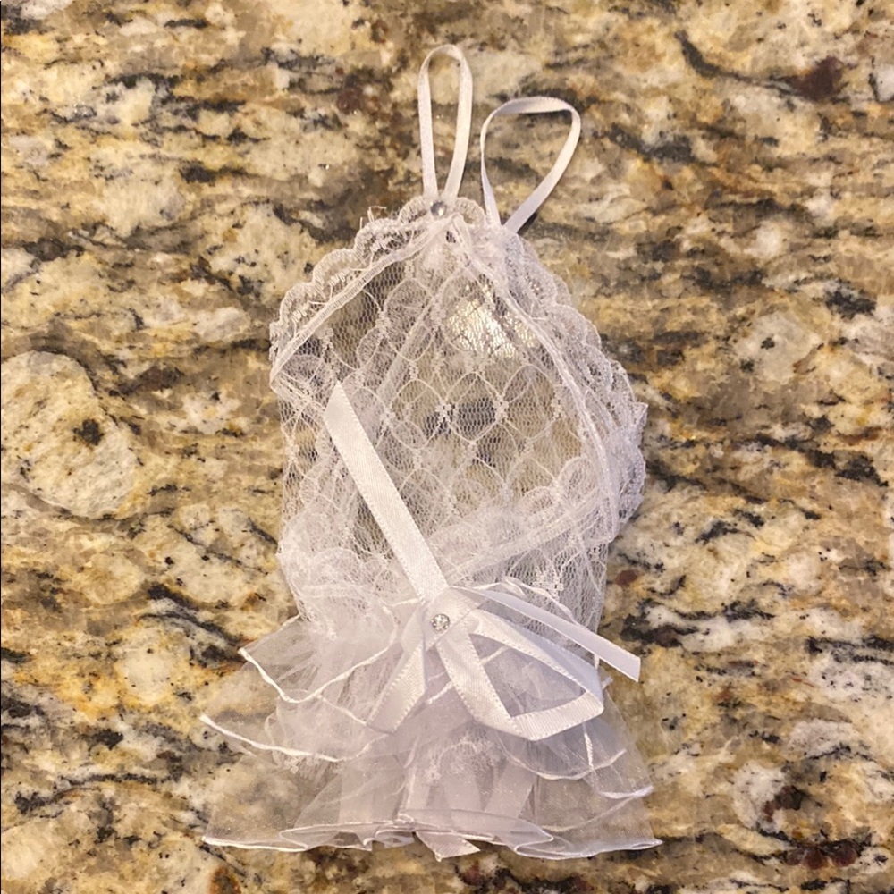 🔥5/$20🔥 Elegant White Lace Gloves